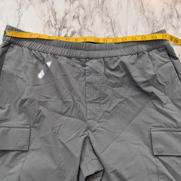 Banana Republic Men's Relaxed Tapered Fit Cargo Pants size Large Gray - Picture 4 of 6